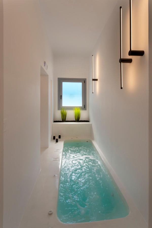 Linea Luxury Suites Fira (Santorini) Exterior foto