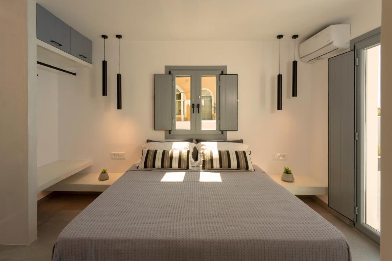 Linea Luxury Suites Fira (Santorini) Exterior foto
