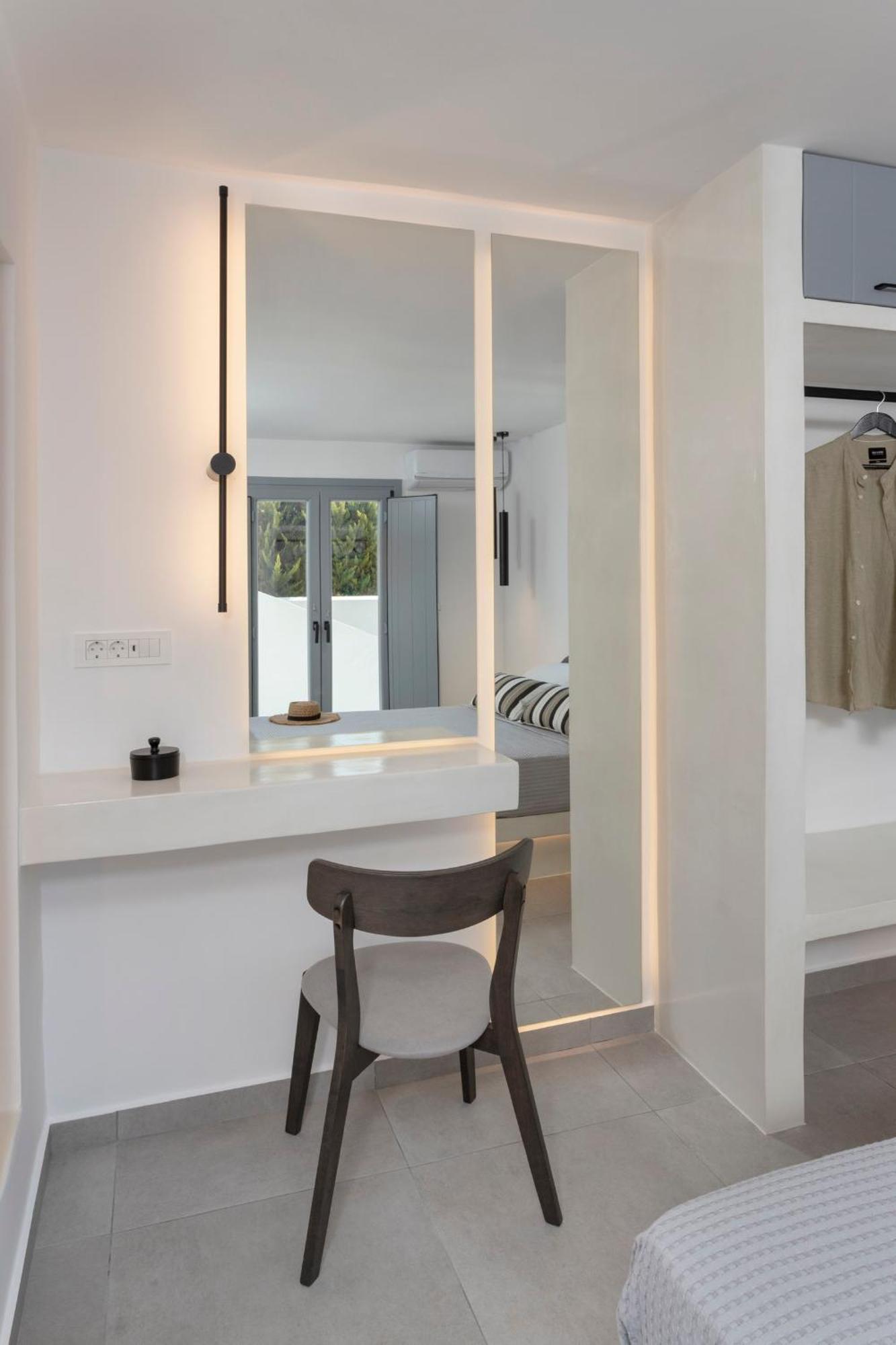 Linea Luxury Suites Fira (Santorini) Exterior foto