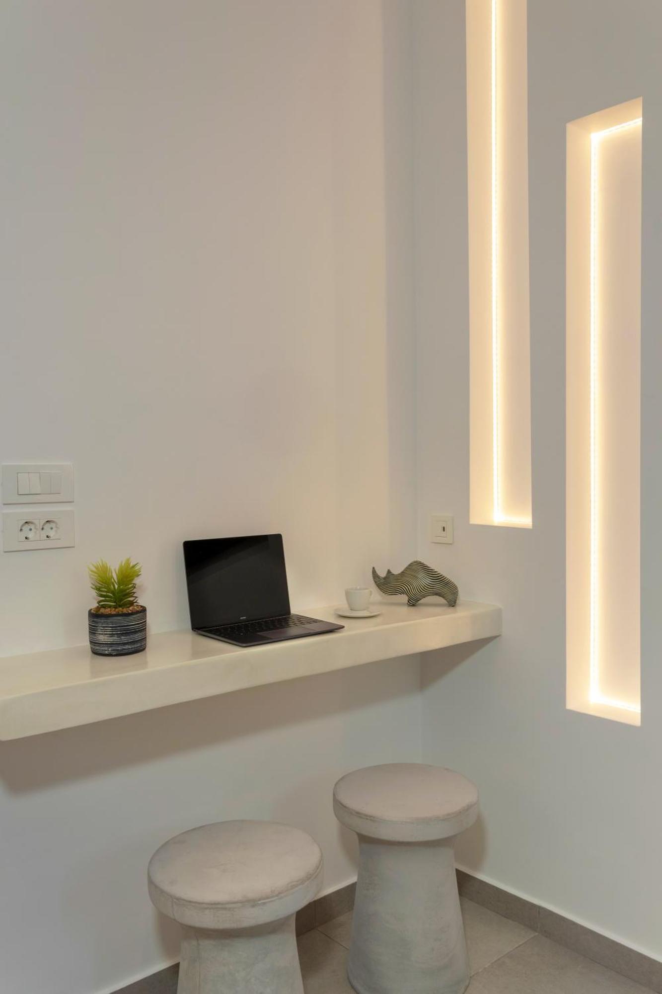 Linea Luxury Suites Fira (Santorini) Exterior foto