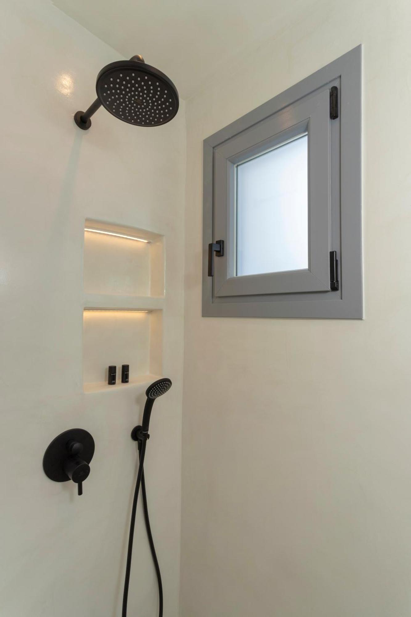 Linea Luxury Suites Fira (Santorini) Exterior foto